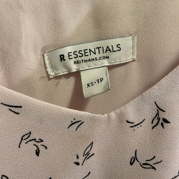 Lilac blouse Reitmans - Picture 2 of 3